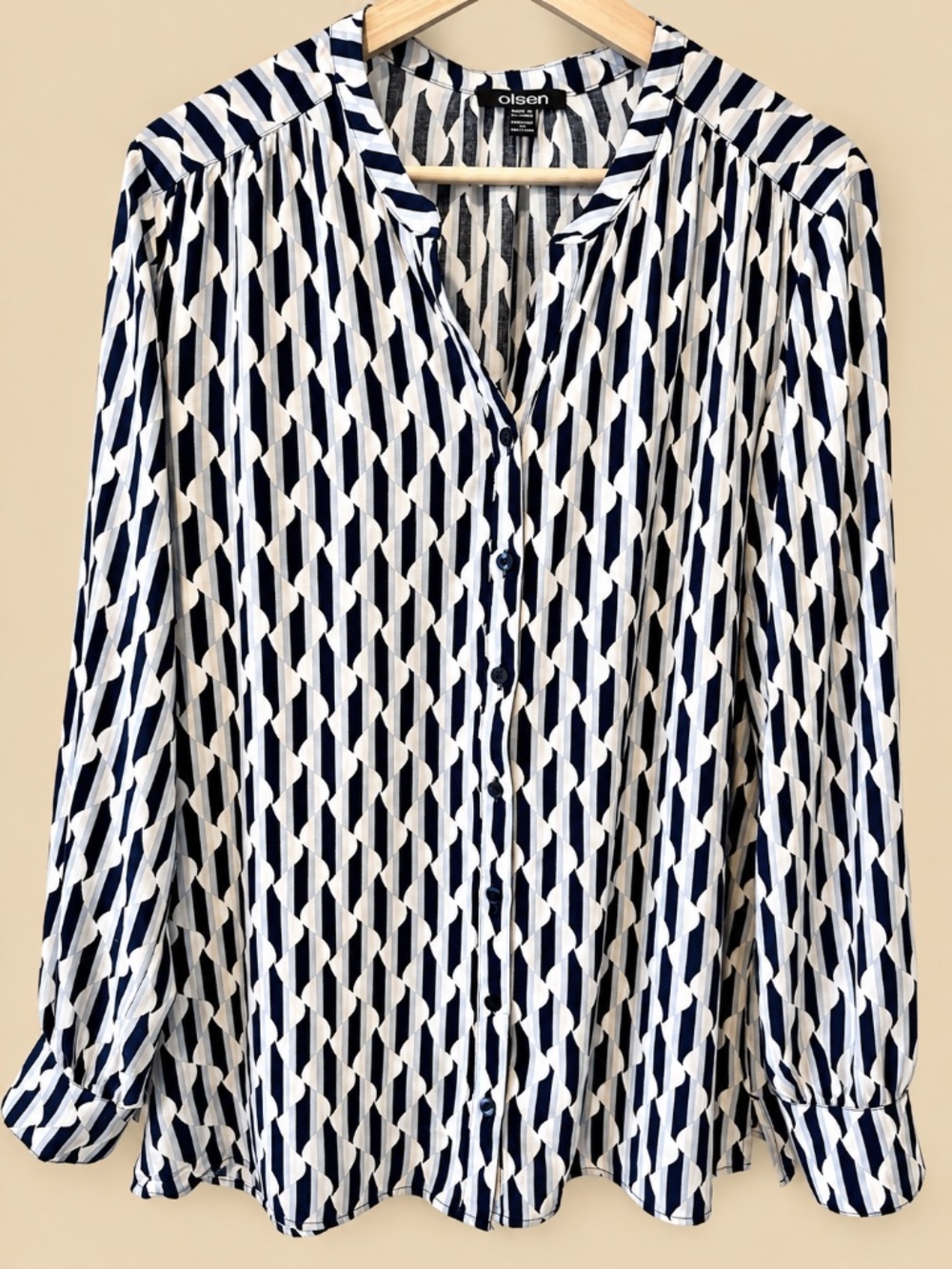 Olsen Women’s Geometric Print Long Sleeve Blouse size 10 / M Navy Blue & White